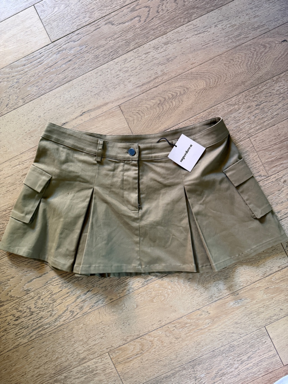 Superdown Pleated Olive Green Mini Skirt with Pocket Tabs